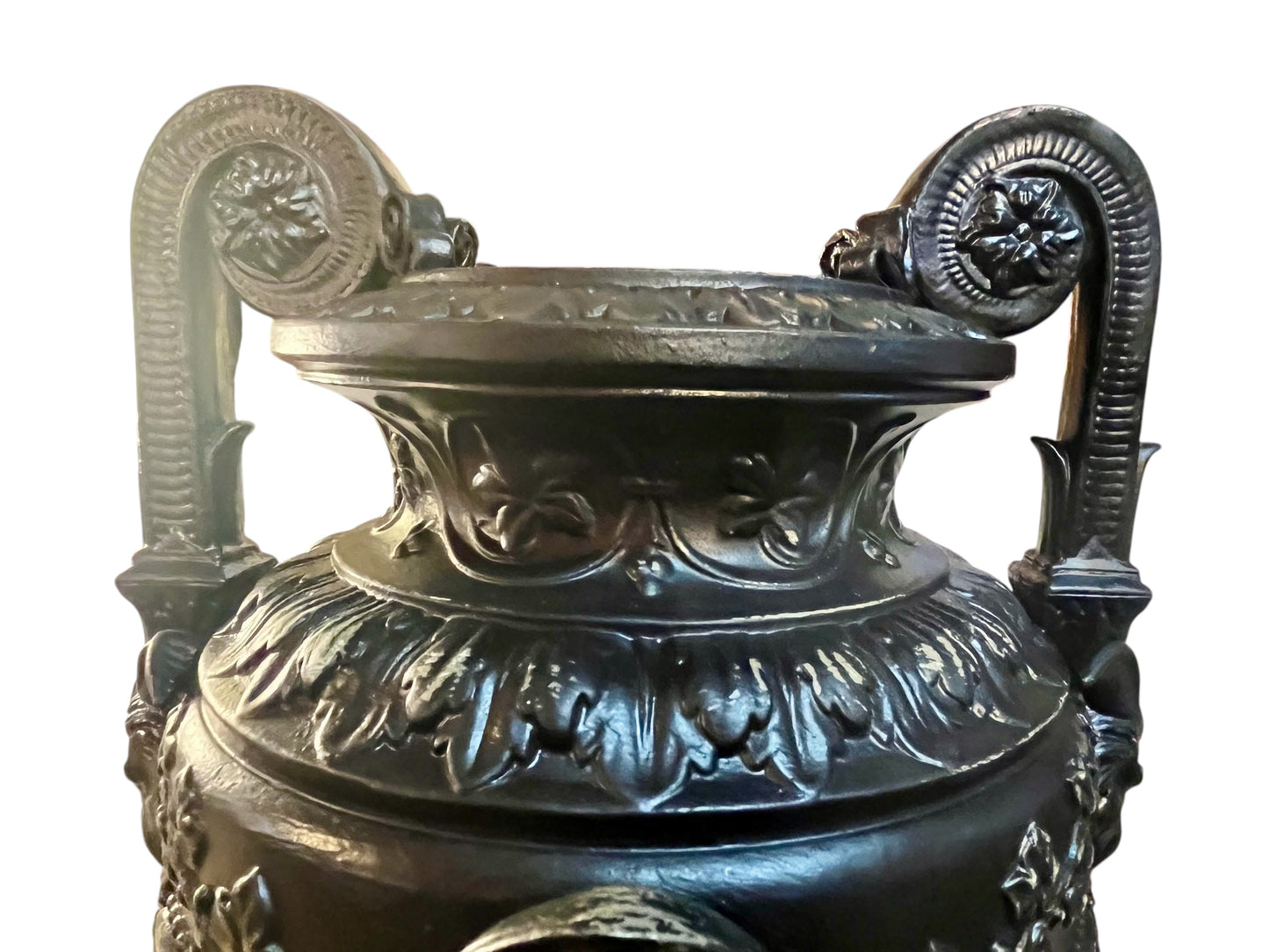 Early 20th century English renaissance stye terracotta urn