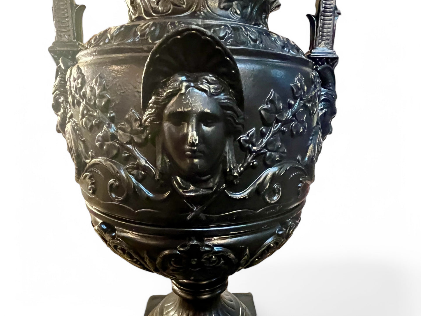 Early 20th century English renaissance stye terracotta urn
